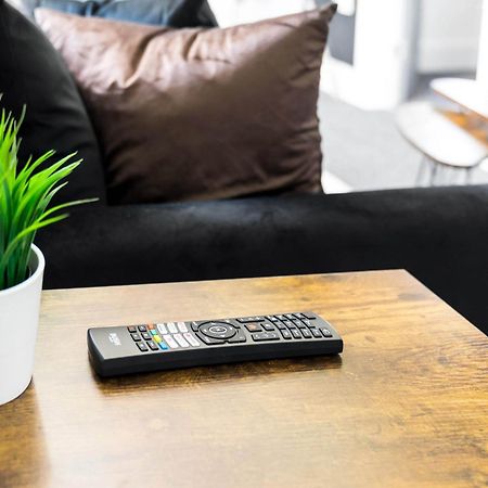 Luxe Apartment - Rowley Regis - Parking - Top Rated - Netflix - Wifi - 49Bg Cradley Heath Eksteriør bilde