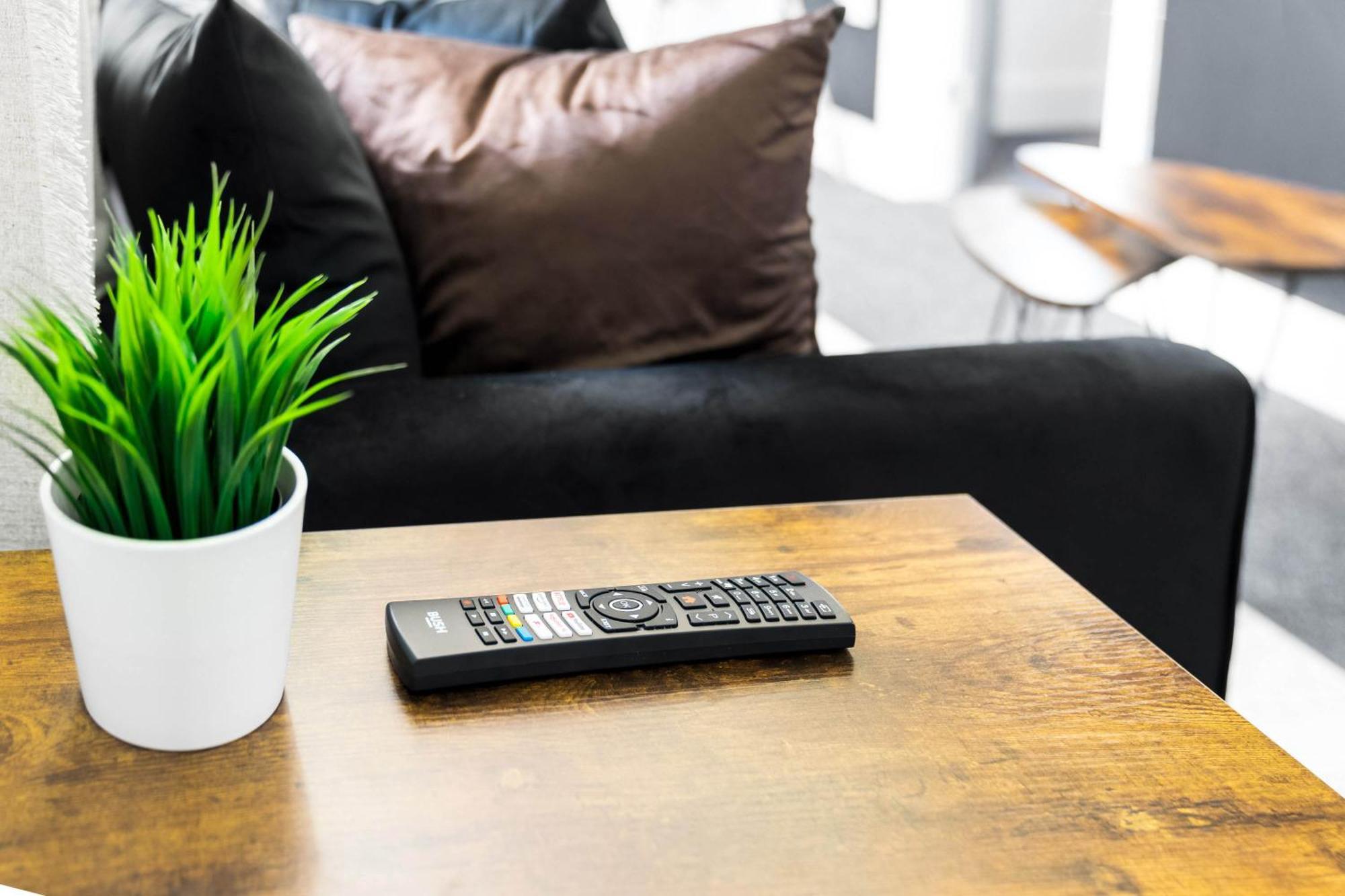 Luxe Apartment - Rowley Regis - Parking - Top Rated - Netflix - Wifi - 49Bg Cradley Heath Eksteriør bilde