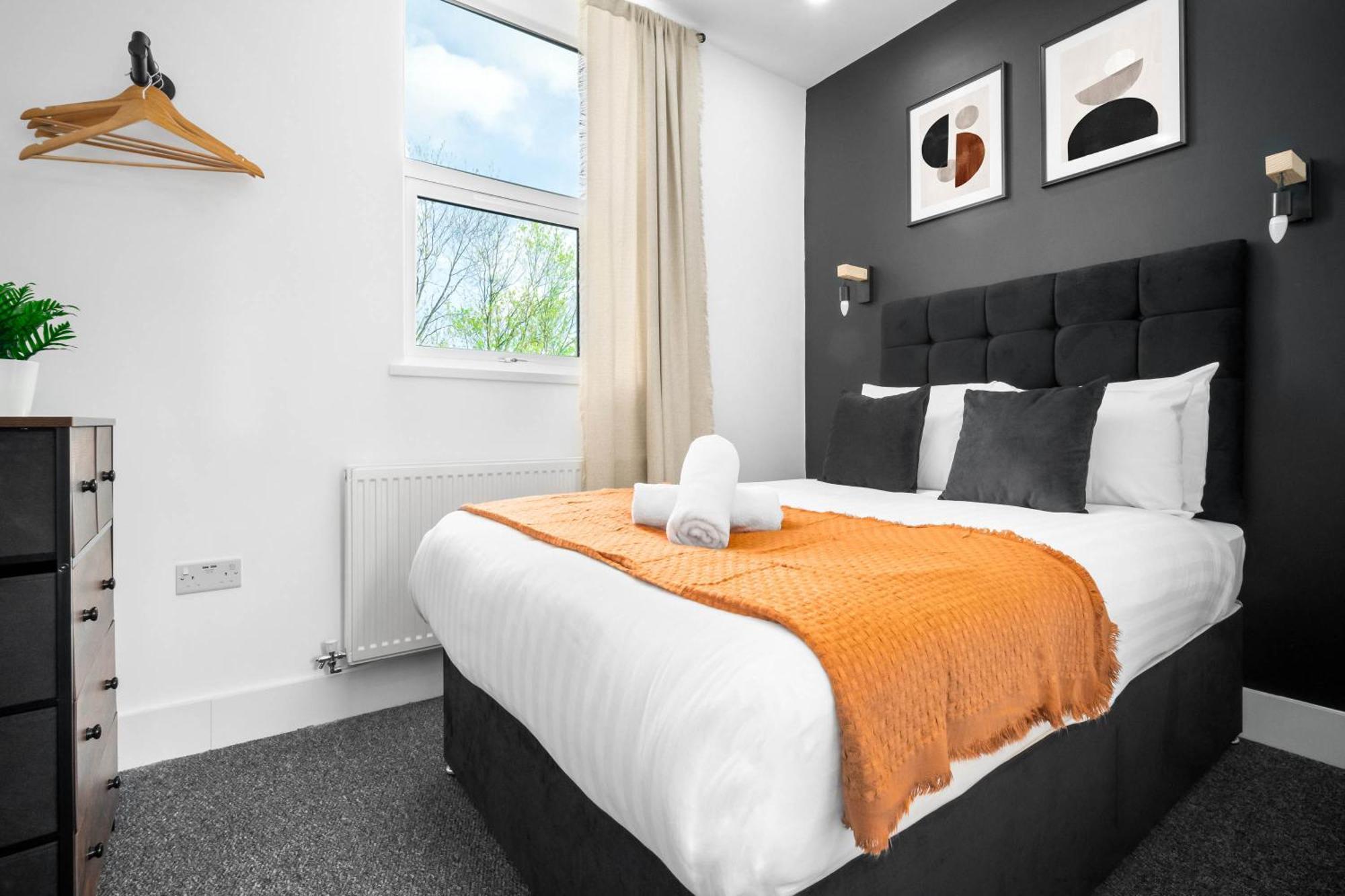 Luxe Apartment - Rowley Regis - Parking - Top Rated - Netflix - Wifi - 49Bg Cradley Heath Eksteriør bilde