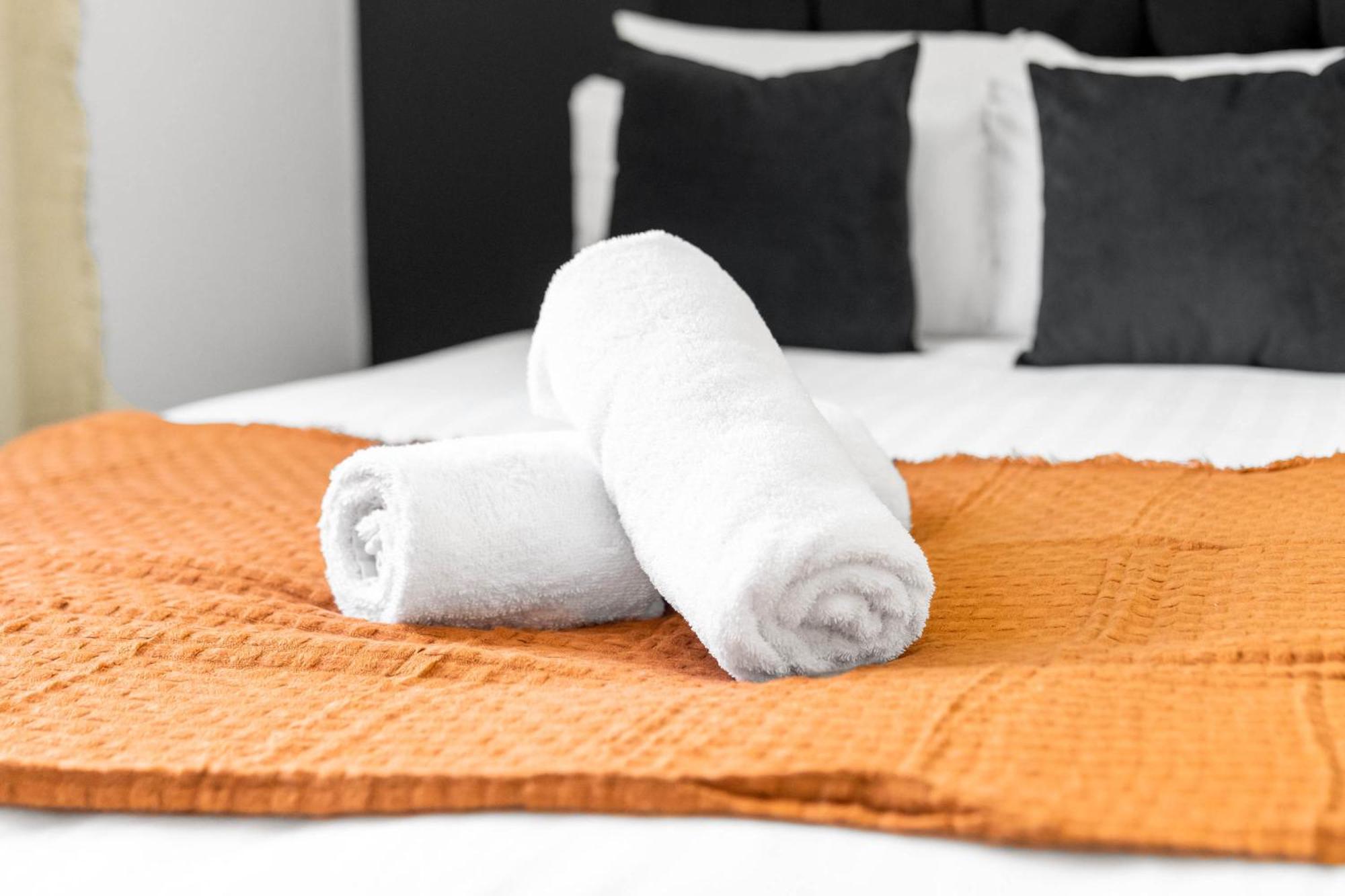 Luxe Apartment - Rowley Regis - Parking - Top Rated - Netflix - Wifi - 49Bg Cradley Heath Eksteriør bilde