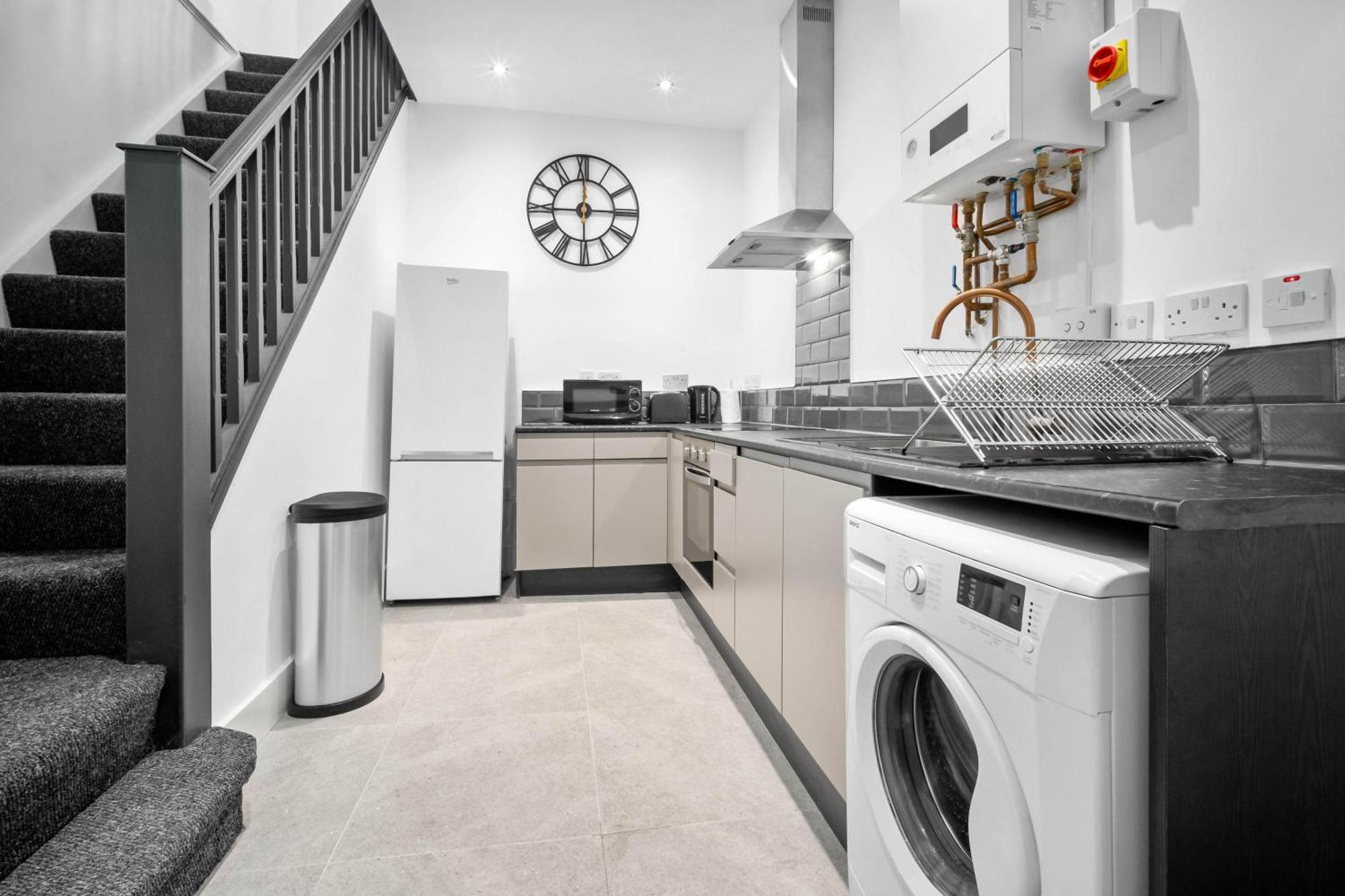 Luxe Apartment - Rowley Regis - Parking - Top Rated - Netflix - Wifi - 49Bg Cradley Heath Eksteriør bilde